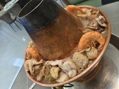 -鑫渔港海鲜本地菜·山海关浑锅(东戴河店)