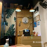 刚来的时候只有我们两个人，后来慢慢越来越多人