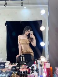 -红馆妆造(中央大街店)