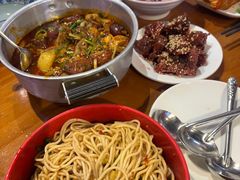 -爆炸头阿姨小四川正宗川味小吃(无任何分店)