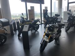 -太原宝诚宝马4S店(迎泽西大街店)