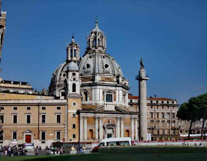 维多利亚圣母教堂-"这个教堂其实真的灰常小,但却是在罗马的一.