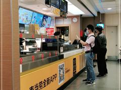 -麦当劳(轻轨曹杨路店)