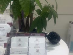 -雅悦齿科(顾村公园店)