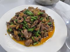 -余杨鸭鸭餐厅