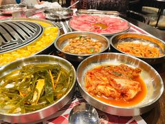 -青瓦炭韩潮烤肉(花园道店)