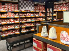 店内环境-东荟城名店仓