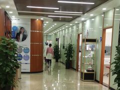 -茂菊口腔连锁(浦东南路店)