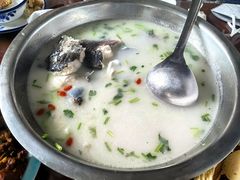 -美顺香食府鱼头老店(雪野湖店)