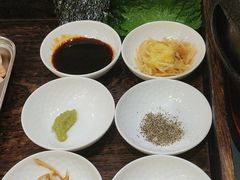 -围炉肉舍•炭烤活鳗•丹东海鲜烤肉(步行街店)