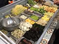 自助取餐区-愉肴麻辣香锅(中北镇店)