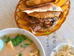-洪峰浩老北京烧饼夹肉(角门路店)