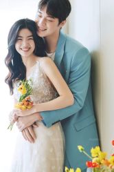 -雪中彩影婚纱摄影·微光艺术中心