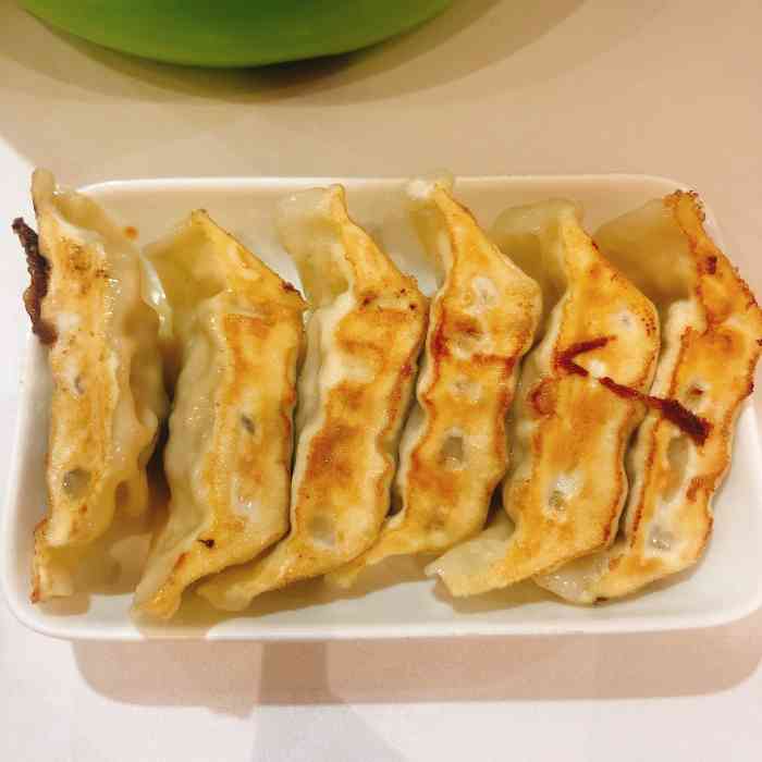 百年锅贴(万塘店)-"下午从西湖过来回酒店路过,看到有家百年锅.