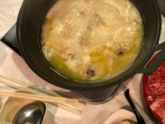 -鲜入围煮花胶鸡海鲜火锅
