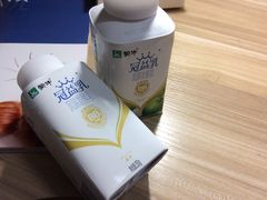 蒙牛冠益乳-卜蜂莲花(杨高北路店)