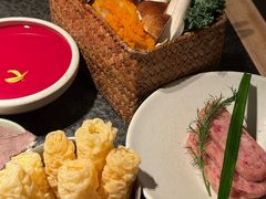 -三出山火锅(南京万象天地店)