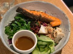 香煎三文鱼腌蘑菇和风碗-Wagas沃歌斯(太古汇店)