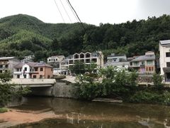 -安吉龙王山峡谷漂流