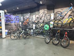 -迪卡侬(西三旗店)