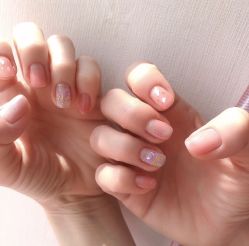 -爱美睫美甲会馆