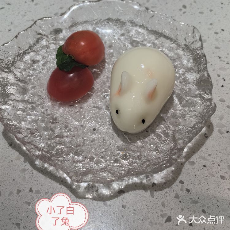 点了双人套餐，如果说吃饱，两人点一份套餐，就可以了