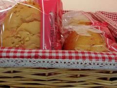 -红宝石·鲜奶小方·海派西点房(金杨店)