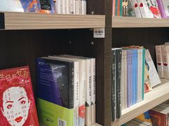 -钟书阁(群光广场店)