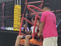 -嘿哟动霸CHUA·新潮玩运动娱乐中心·蹦床滑冰团建乐园