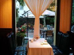 靠窗位-老洋房花园饭店(绍兴路店)