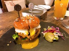 -HIGH FIVE哈福手工汉堡(桂林路店)