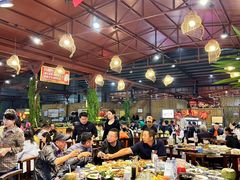 -三亚火车头万人海鲜广场