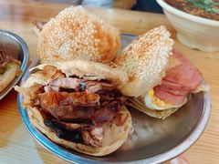 烧饼夹肘子肉-昌顺马记小吃店(昌盛园店)