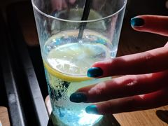 -Mx.cocktail bar