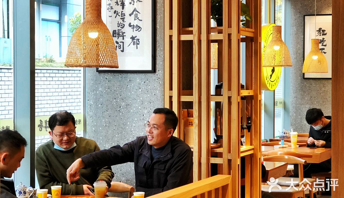 来网红店挑战超级牛大碗，干饭人干出一碗公益面