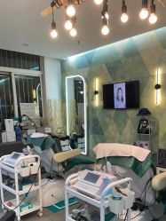 -黑奥秘脱发白发中心