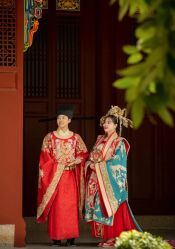 -挪娅婚纱摄影皇家会所