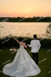 -都市丽人婚纱摄影