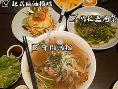 -大头虾越式风味餐厅(光明广场店)