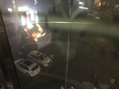 -沃尔玛购物广场-停车场