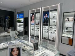 -光明眼镜·蔡司授权(徐泾店)