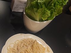 -鲜入唯煮·港式海鲜牛肉火锅(金宝街店)