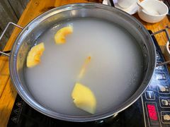 清汤锅底-华哥新鲜猪精品美食
