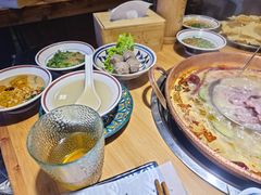 -洱火云南酸菜牛肉火锅(石景山当代商城店)