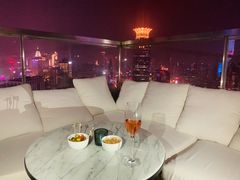 女士鸡尾酒-顶层酒吧ROOF(上海艾迪逊酒店)