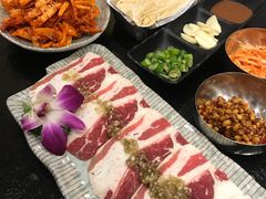 -臻牛烤肉