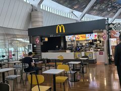 -麦当劳(鄂尔多斯机场店)