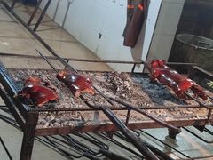 -黄记四更烤乳猪店