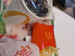 -麦当劳(上海虹桥站30B检票口楼上)