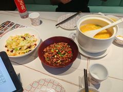 -阿瓦山寨·湘菜现炒·剁椒鱼头王(咸阳总店)